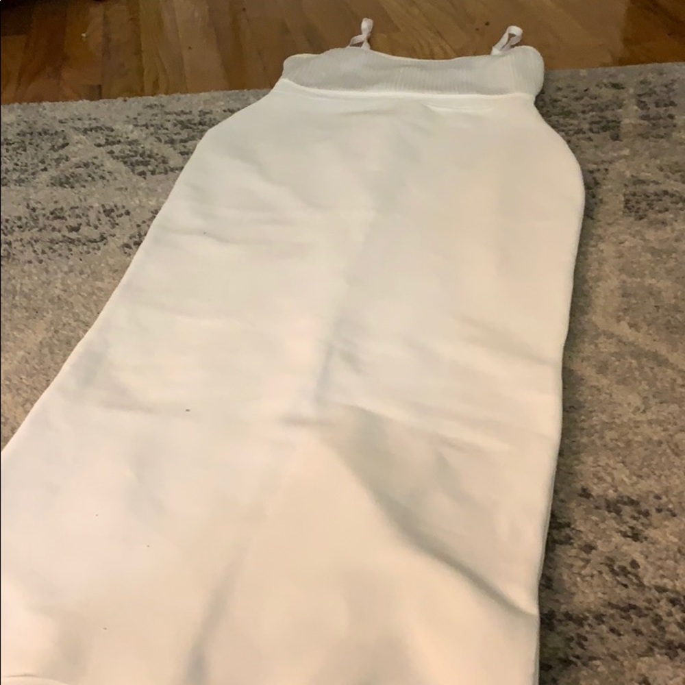 Pretty white dress - Picture 2 of 4